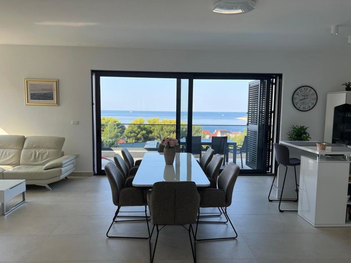 Image No.5-Propriété de 4 chambres à vendre à Rogoznica