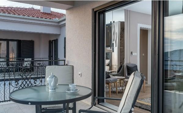 Image No.14-5 Bed Property for sale