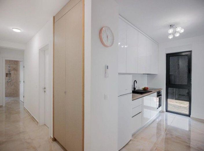 Image No.7-8 Bed Property for sale