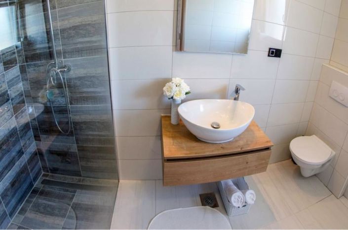 Image No.7-4 Bed Property for sale