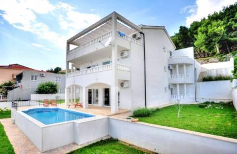 Image No.2-Propriété de 9 chambres à vendre à Split