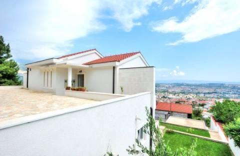 Image No.3-Propriété de 9 chambres à vendre à Split