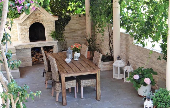 Image No.16-9 Bed Property for sale