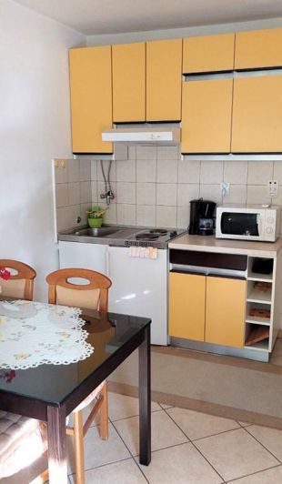 Image No.13-6 Bed Property for sale