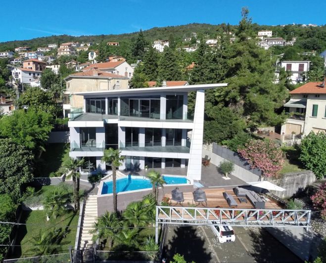 Image No.6-6 Bed Property for sale