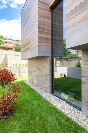 Image No.23-4 Bed Property for sale