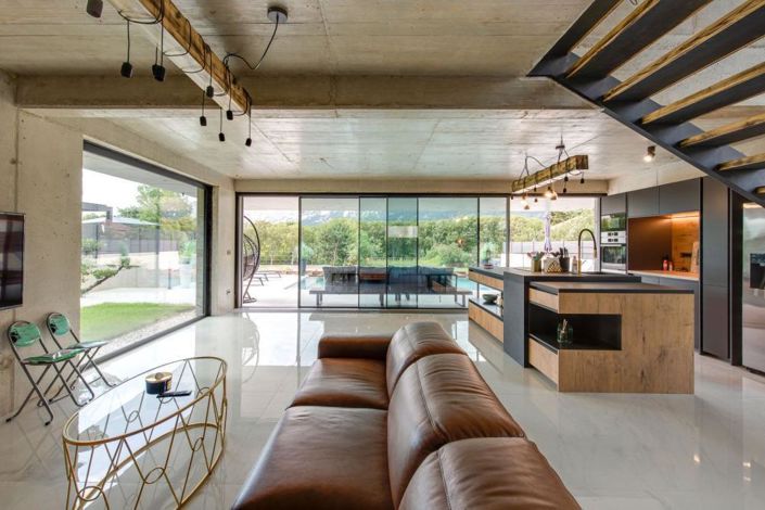 Image No.9-4 Bed Property for sale