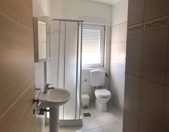 Image No.23-8 Bed Property for sale