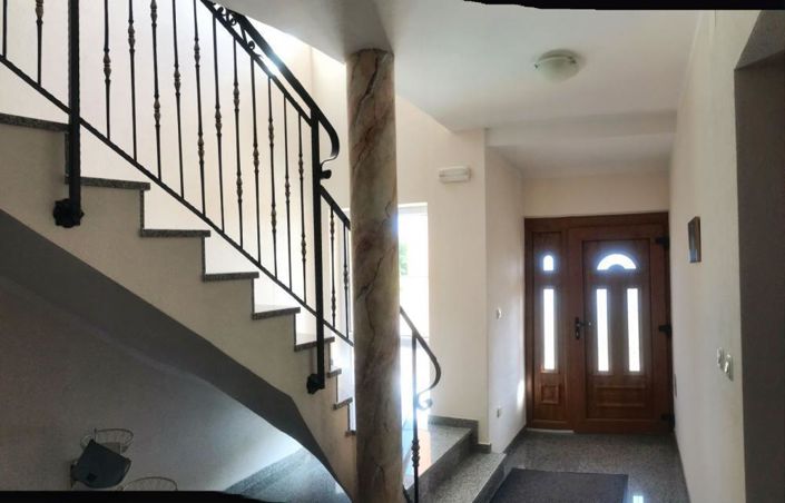 Image No.6-8 Bed Property for sale