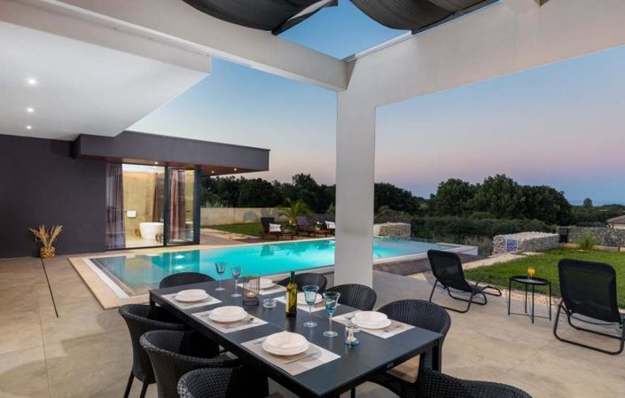 Image No.4-Propriété de 4 chambres à vendre à Ližnjan