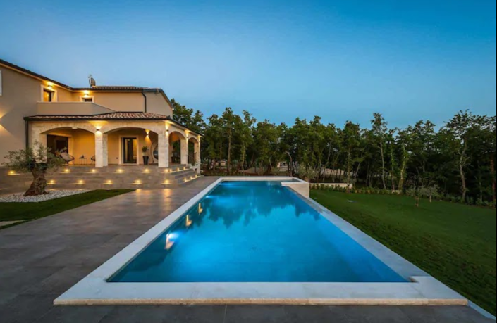 Image No.5-4 Bed Property for sale