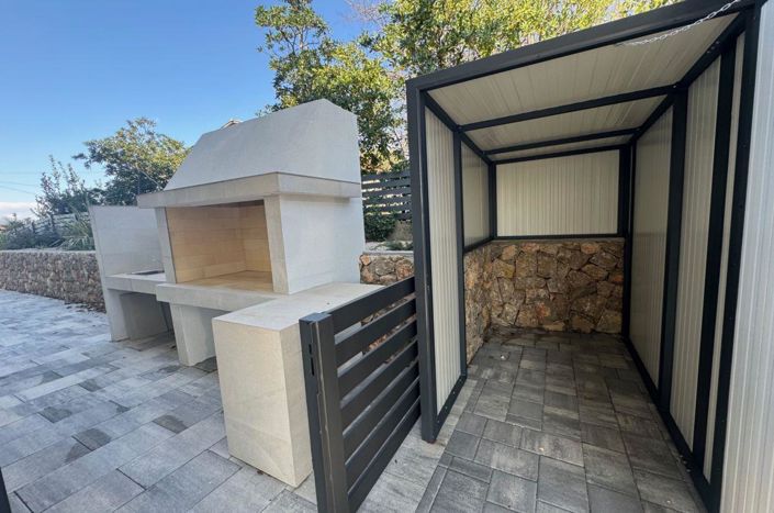 Image No.16-4 Bed Property for sale