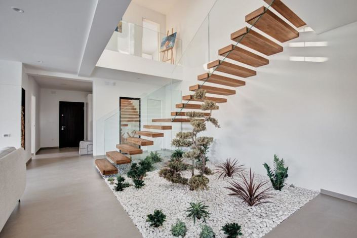 Image No.16-4 Bed Property for sale