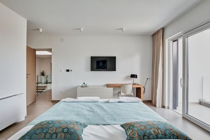 Image No.9-4 Bed Property for sale