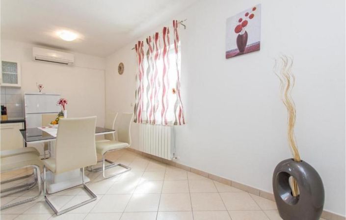 Image No.24-4 Bed Property for sale