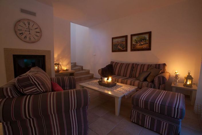 Image No.6-6 Bed Property for sale