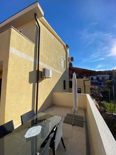 Image No.5-10 Bed Property for sale