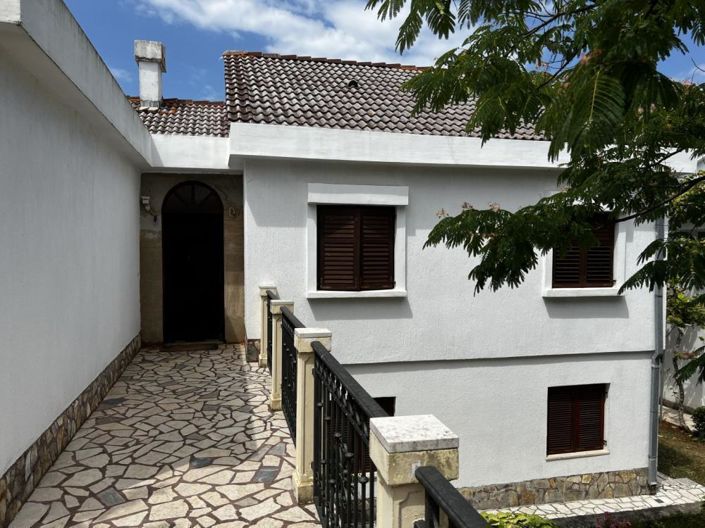 Image No.3-7 Bed Property for sale