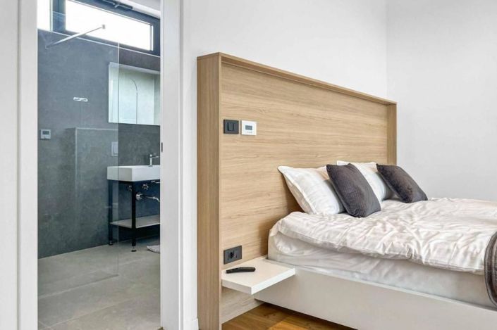 Image No.16-4 Bed Property for sale