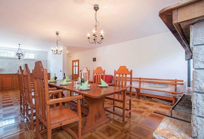 Image No.24-Propriété de 8 chambres à vendre à Vodnjan