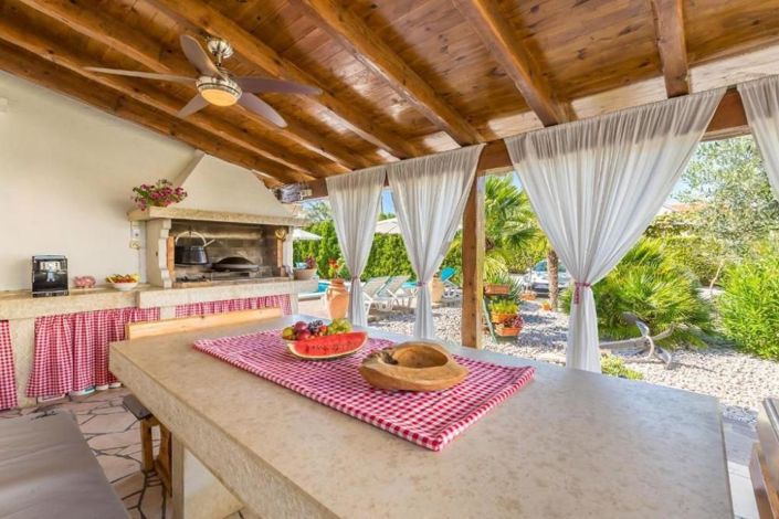 Image No.22-13 Bed Property for sale