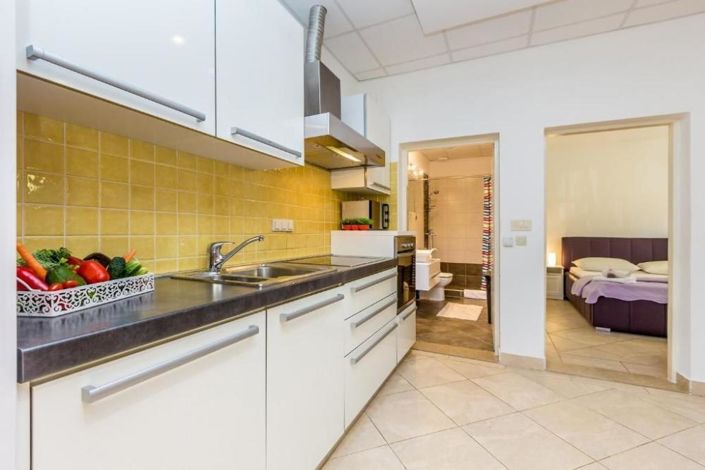 Image No.9-13 Bed Property for sale