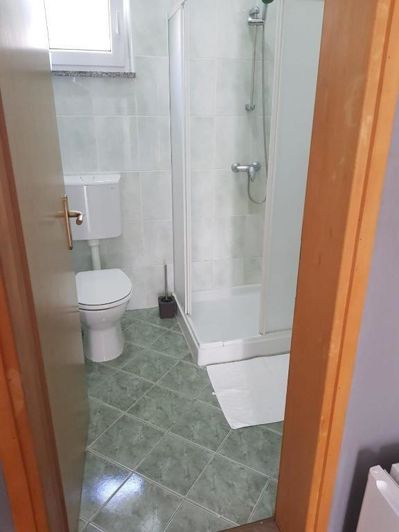 Image No.18-6 Bed Property for sale