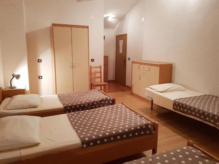 Image No.7-6 Bed Property for sale