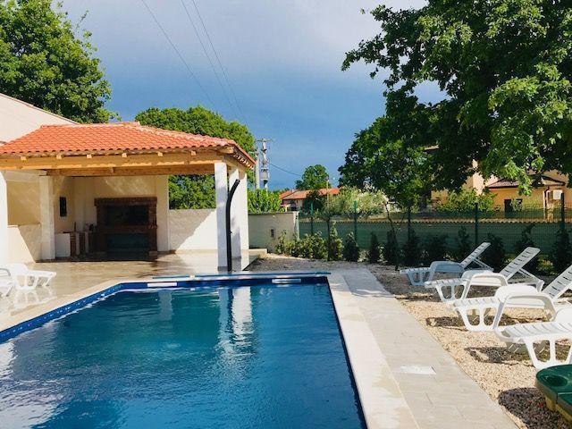 Image No.10-11 Bed Property for sale