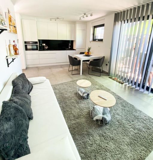 Image No.7-5 Bed Property for sale