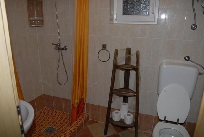 Image No.19-6 Bed Property for sale