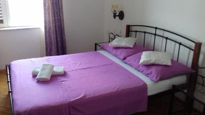 Image No.23-6 Bed Property for sale