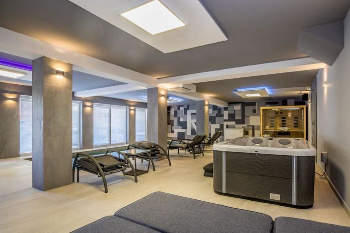 Image No.2-7 Bed Property for sale