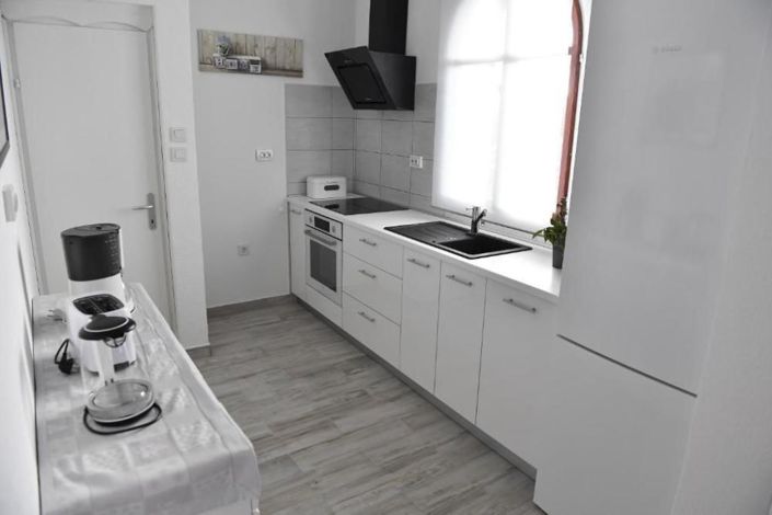 Image No.7-4 Bed Property for sale