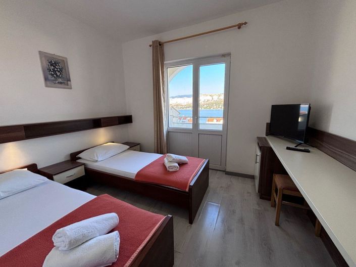 Image No.23-Propriété de 24 chambres à vendre à Pag