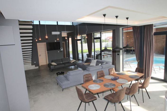 Image No.18-Propriété de 4 chambres à vendre à Ližnjan