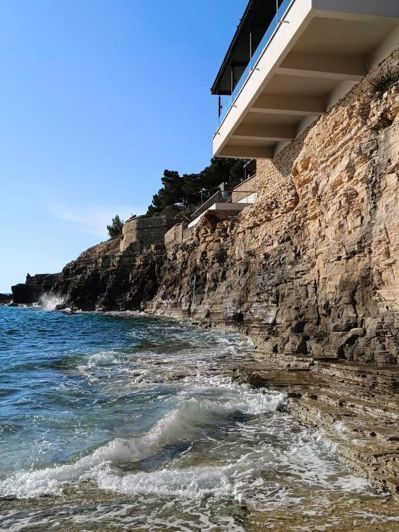 Image No.12-5 Bed Property for sale