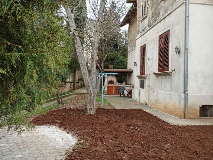 Image No.2-5 Bed Property for sale