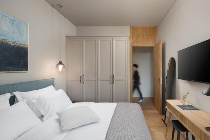 Image No.15-2 Bed Property for sale