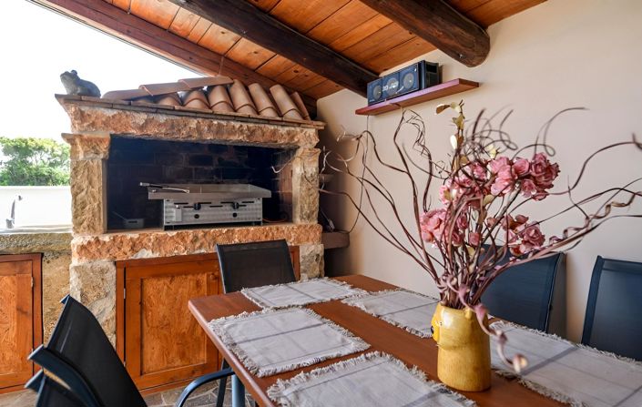 Image No.18-4 Bed Property for sale