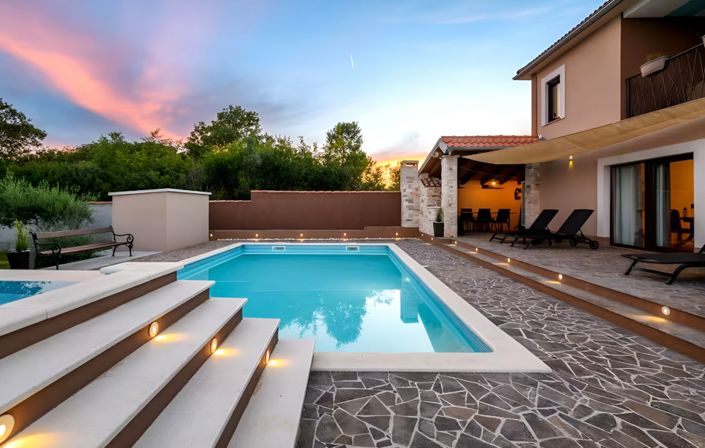 Image No.9-4 Bed Property for sale