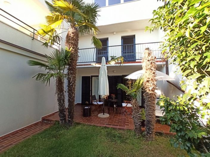 Image No.3-Propriété de 5 chambres à vendre à Rovinj