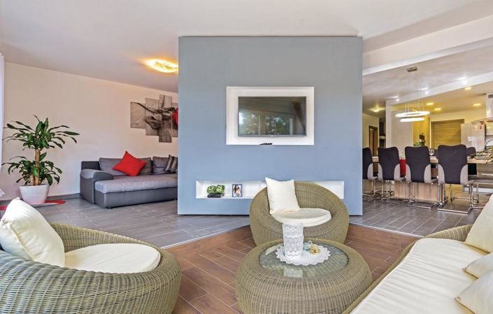 Image No.6-Propriété de 4 chambres à vendre à Šišan