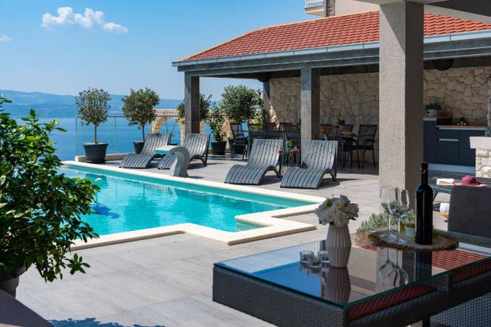 Image No.9-Propriété de 6 chambres à vendre à Omiš