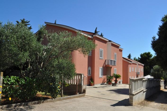 Image No.10-14 Bed Property for sale