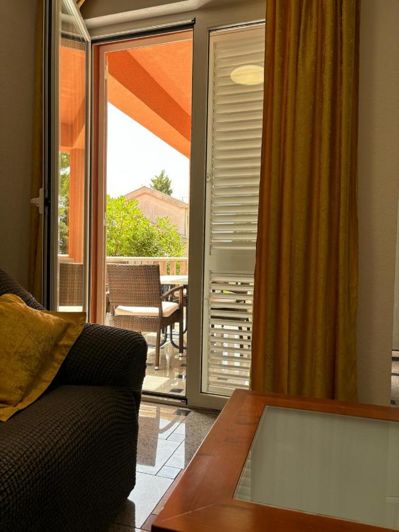 Image No.24-14 Bed Property for sale