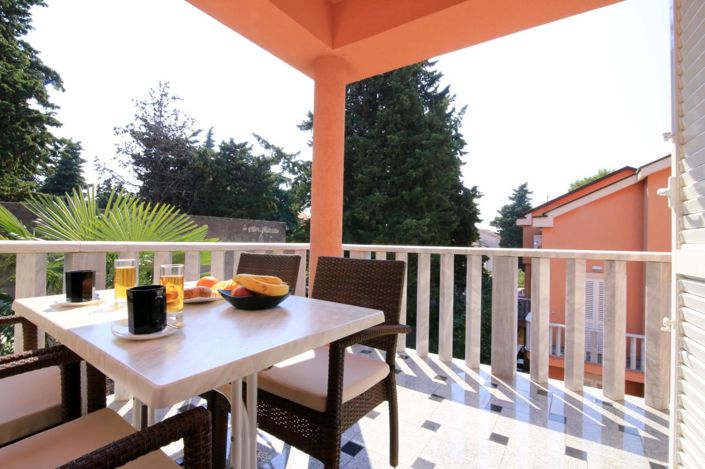 Image No.6-14 Bed Property for sale