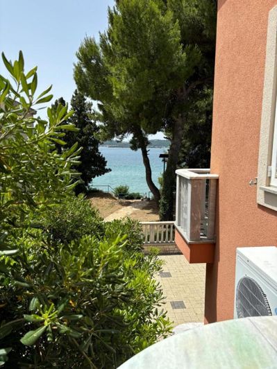 Image No.7-14 Bed Property for sale