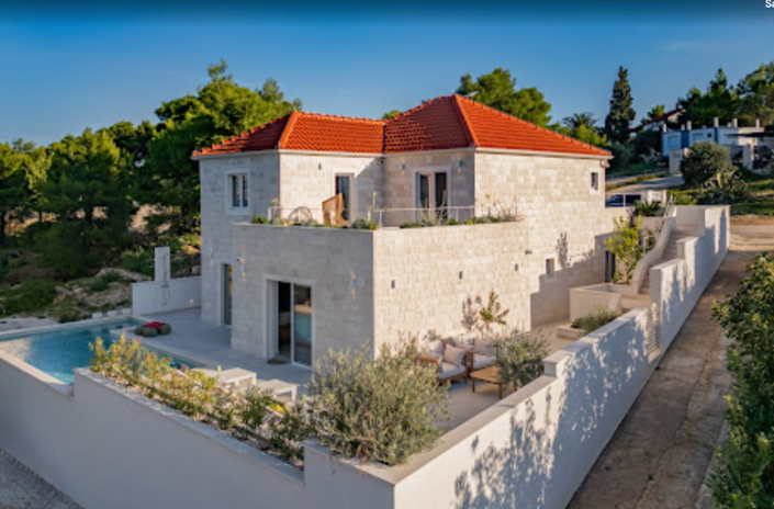 Image No.2-4 Bed Property for sale