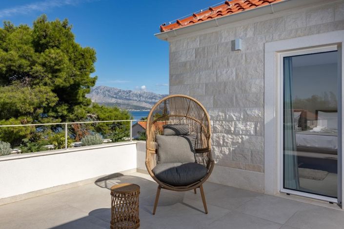 Image No.22-4 Bed Property for sale